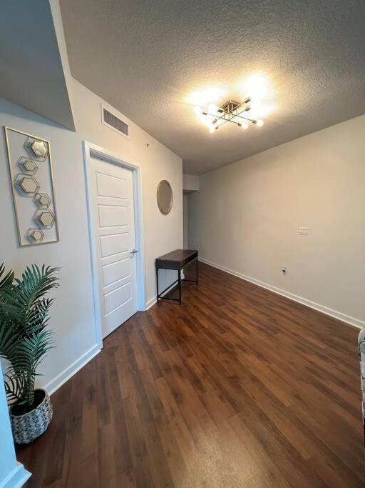 Luxury Apt 3 Mins To Dt Tampa -Pool-Gym-Balcony Экстерьер фото