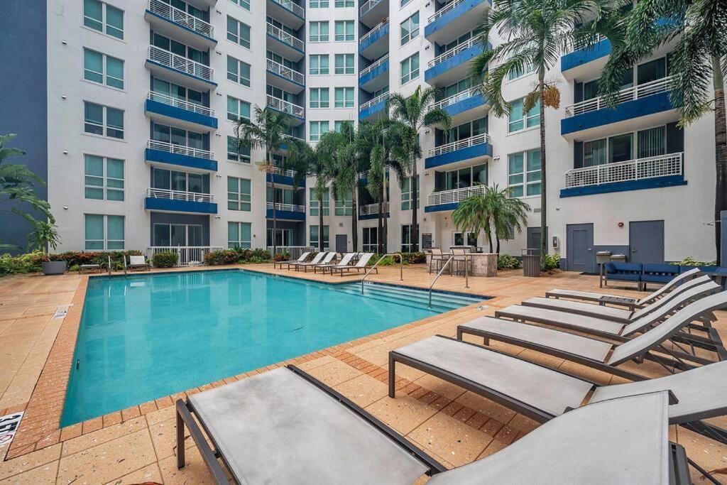 Luxury Apt 3 Mins To Dt Tampa -Pool-Gym-Balcony Экстерьер фото